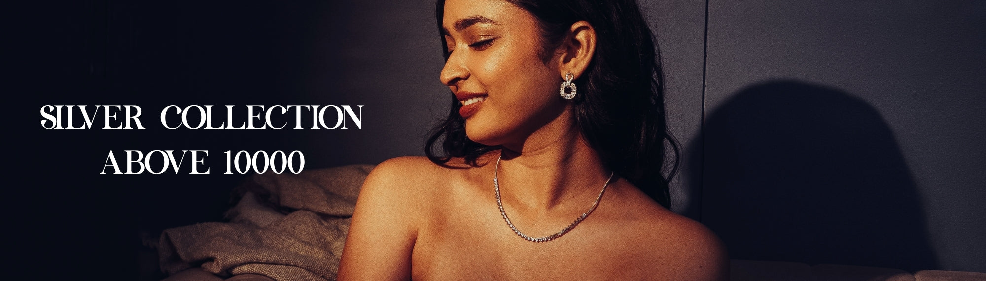 Minimalist silver necklace perfect for timeless jewellery styling.