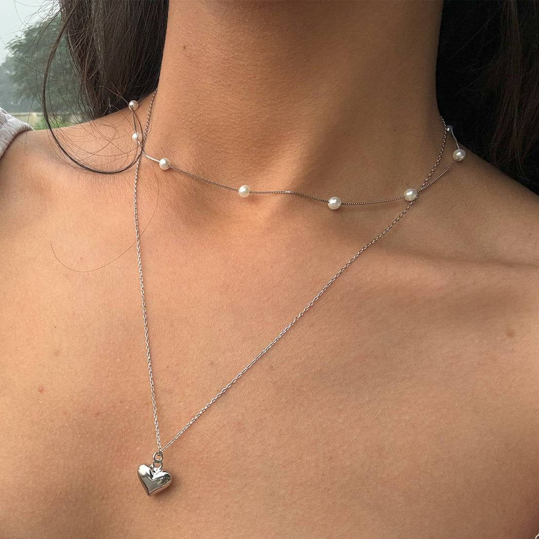 Moonlit pearl chain, 1 layer, glam of pearl with silver, lifestyle.