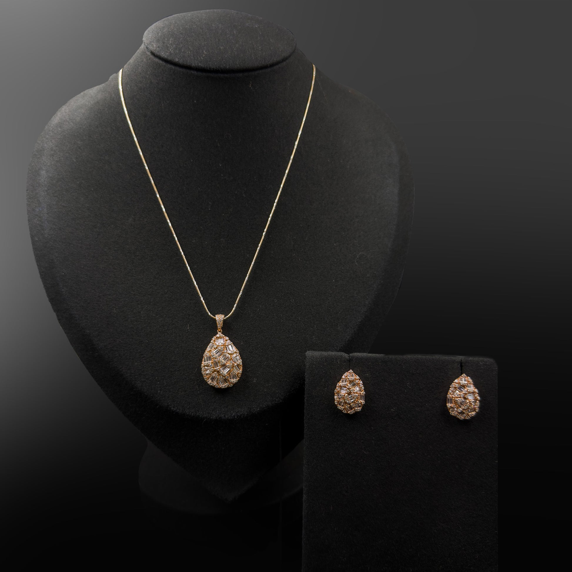 Shop silver jewellery set with teardrop pendant and matching earrings online
