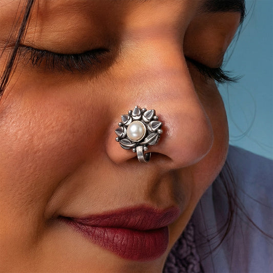 Traditional silver nosepin