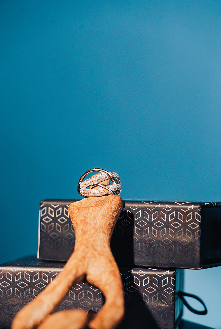 Elfy 925 Sterling Silver Calm Wave Ring featuring an adjustable intertwined design with smooth silver bands and pavé-set crystals—An elegant and versatile fine jewelry gift for her for Valentine’s Day 2026.