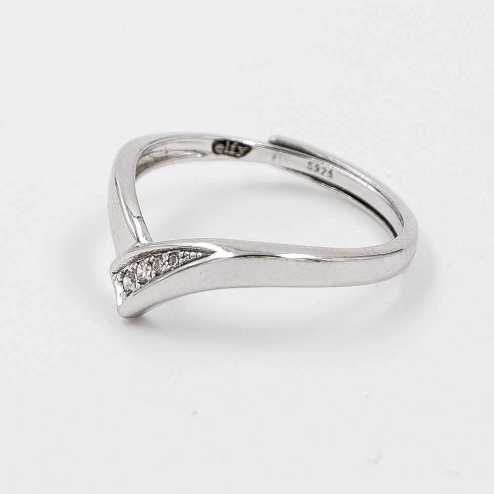 Side angle of the everyday ring, with one side studded with zircon stones. 