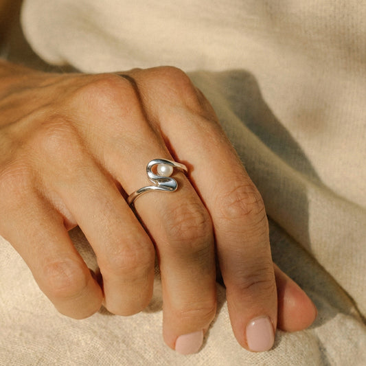 Sterling silver pearl ring